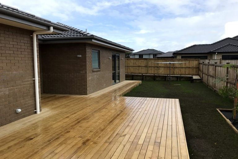 Photo of property in 8 Will Street, Huapai, Kumeu, 0810