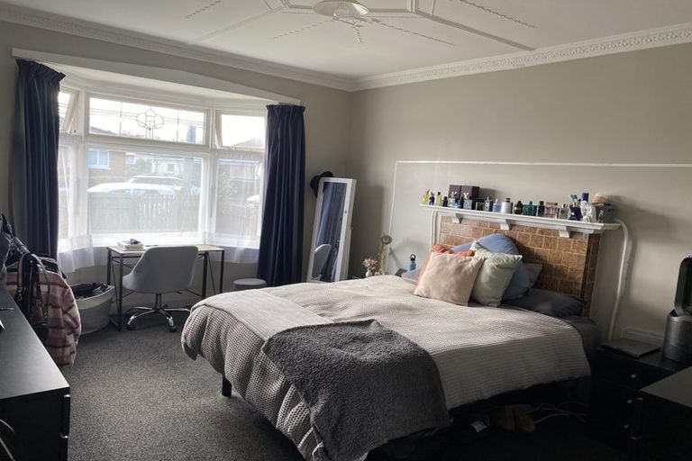 Photo of property in 129 Macandrew Road, South Dunedin, Dunedin, 9012