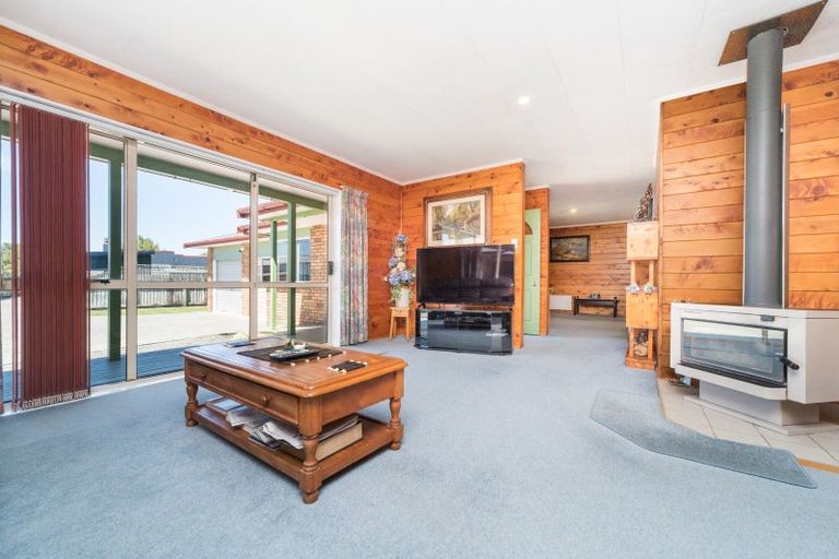 Photo of property in 12a Carthew Street, Feilding, 4702
