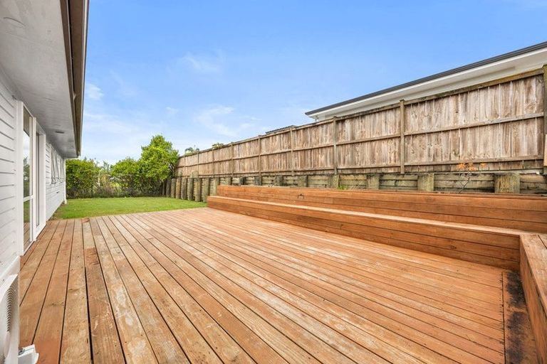 Photo of property in 5 Malbec Place, Huapai, Kumeu, 0810