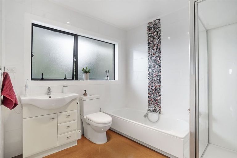 Photo of property in 50 O'halloran Road, Howick, Auckland, 2014