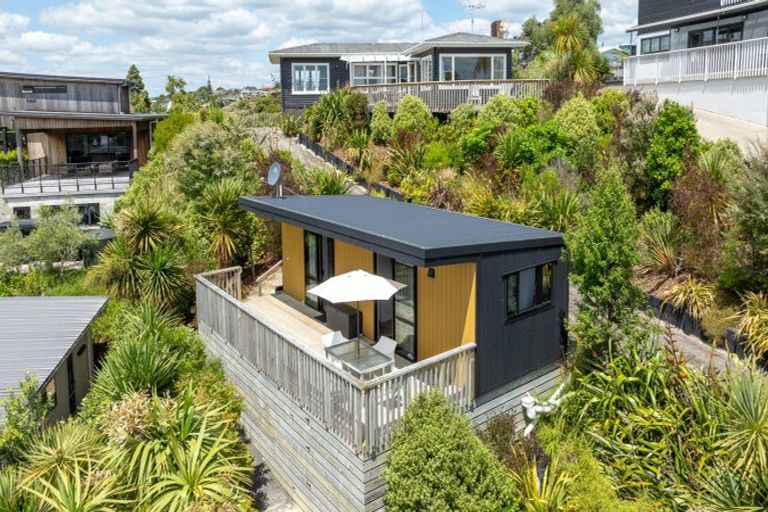 Photo of property in 37 Long Street, Raglan, 3225