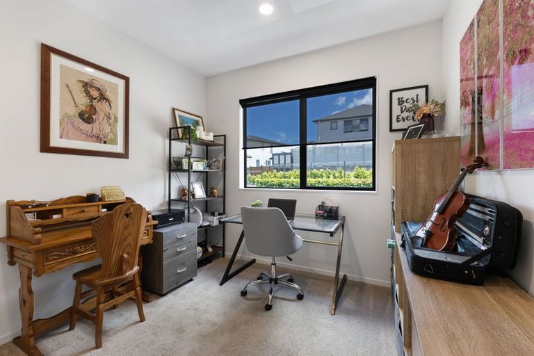 Photo of property in 22 Arran Point Parade, Orewa, 0931