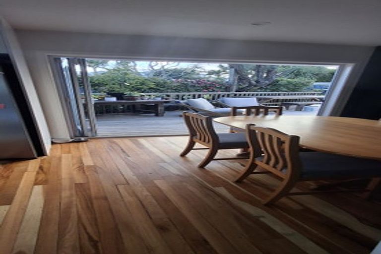 Photo of property in 117 Tiroroa Avenue, Te Atatu South, Auckland, 0610