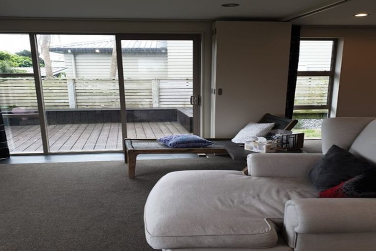 Photo of property in 24 Cresswell Place, Johnsonville, Wellington, 6037