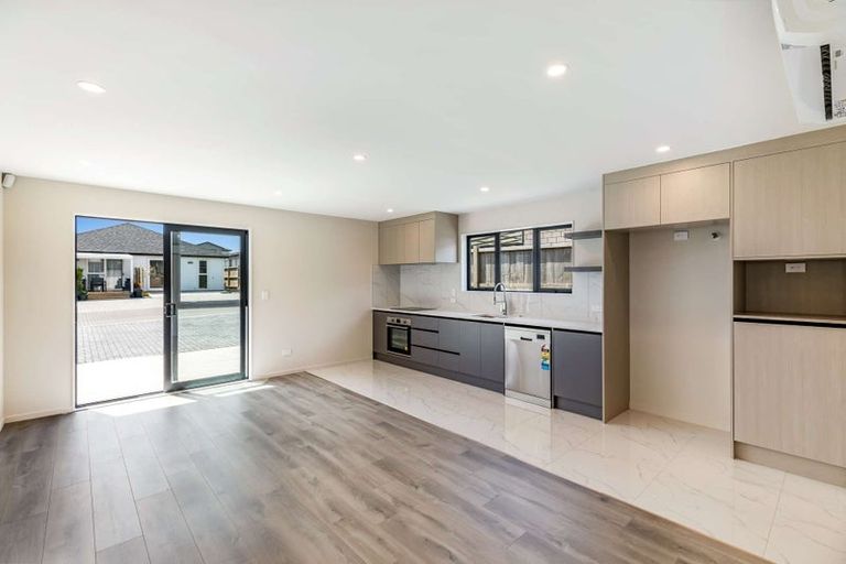 Photo of property in 6 Rorotu Avenue, Karaka, Papakura, 2113