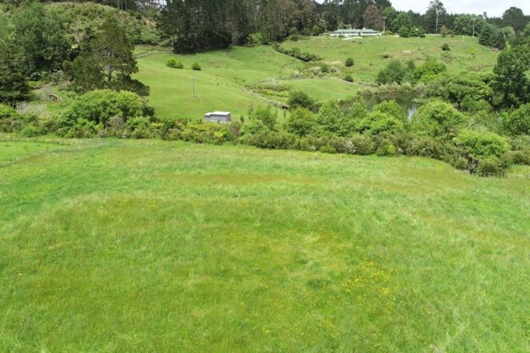 Photo of property in 135 Chamberlain Road, Bombay, 2675