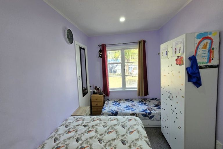 Photo of property in 195 Stokes Valley Road, Stokes Valley, Lower Hutt, 5019