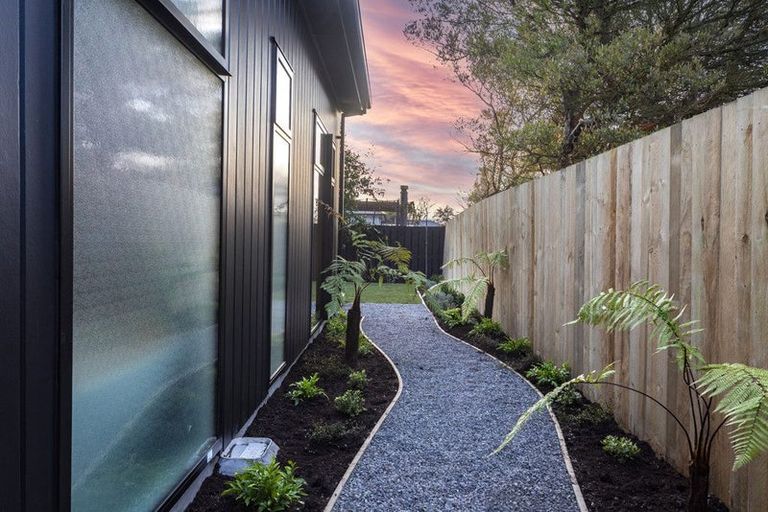 Photo of property in 112 Paparoa Street, Papanui, Christchurch, 8053