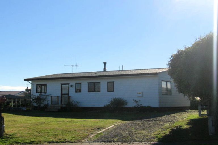Photo of property in 3 Dodds Crescent, Otaki Beach, Otaki, 5512