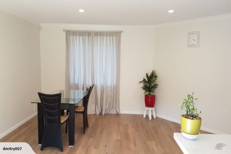 Photo of property in 11 Meharg Place, Fairview Heights, Auckland, 0632