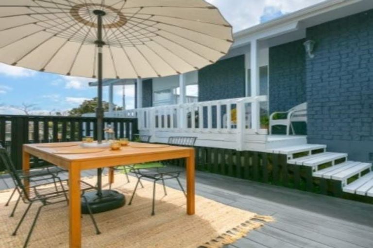 Photo of property in 3 Kipling Drive, Whalers Gate, New Plymouth, 4310