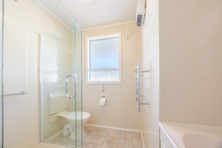 Photo of property in 2/17 Bowling Road, Greenmeadows, Napier, 4112