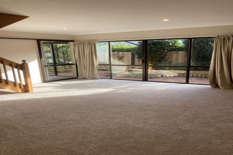 Photo of property in 2/136 Karori Road, Karori, Wellington, 6012