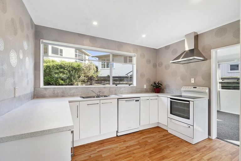 Photo of property in 17 The Anchorage, Whitby, Porirua, 5024