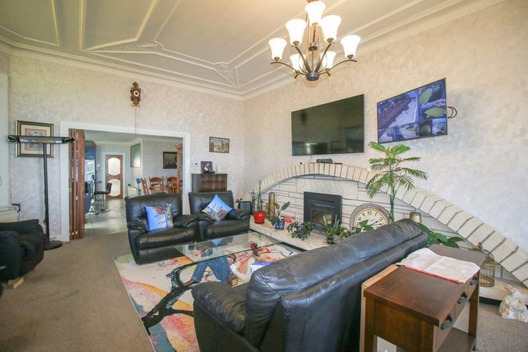 Photo of property in 160 Marine Parade, Bluff, 9814