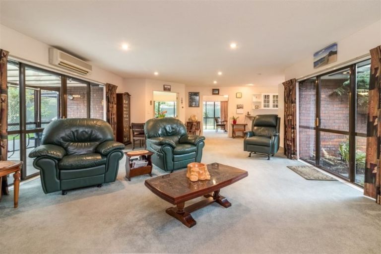 Photo of property in 18 Althorp Place, Avonhead, Christchurch, 8042