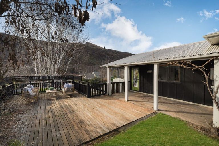 Photo of property in 80 Devon Street, Arrowtown, 9302