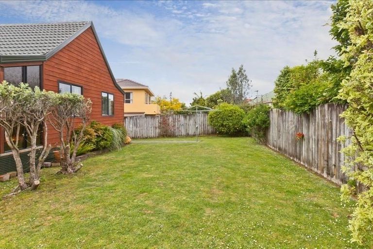 Photo of property in 115 Wiseley Road, West Harbour, Auckland, 0618