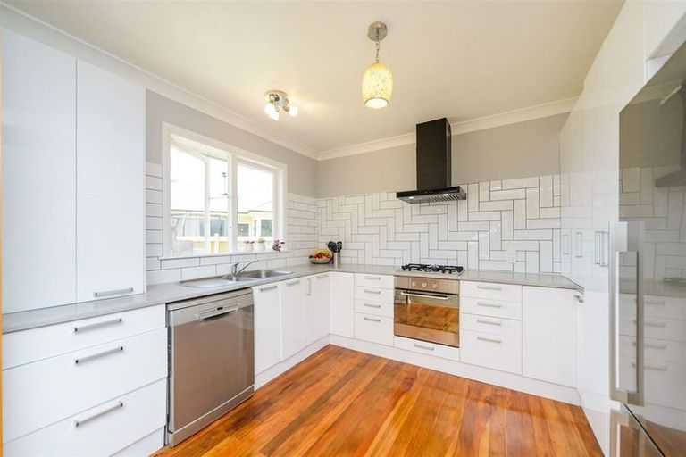 Photo of property in 90 College Street, Awapuni, Palmerston North, 4412