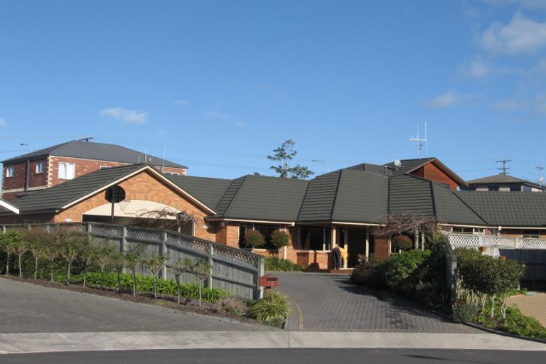 Photo of property in 15 Chatswood Place, Rototuna, Hamilton, 3210