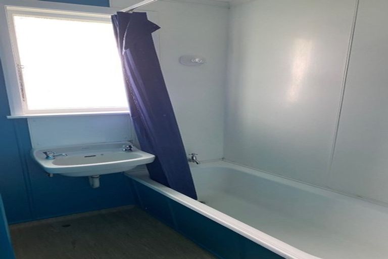 Photo of property in 42-44 Cheshire Street, Cannons Creek, Porirua, 5024