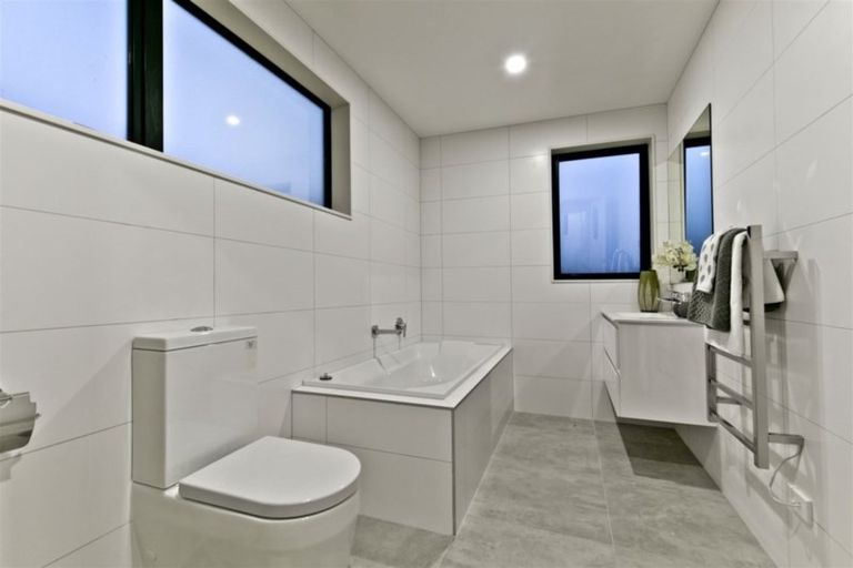Photo of property in 7 Tihema Lane, Westgate, Auckland, 0614