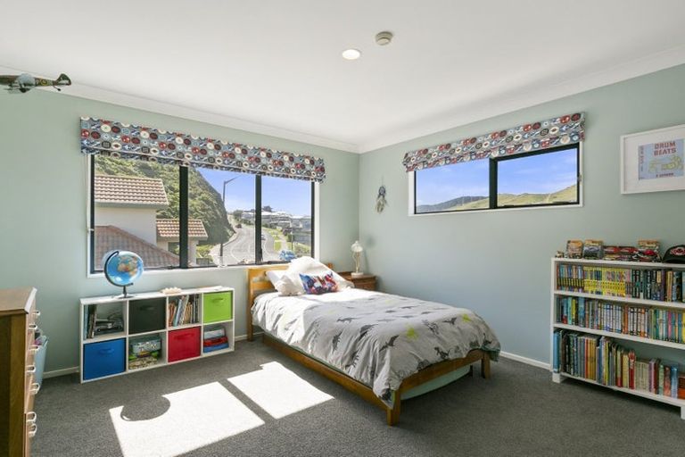 Photo of property in 104 Westchester Drive, Churton Park, Wellington, 6037