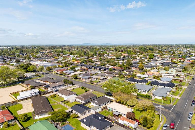 Photo of property in 1 Hilton Road, St Andrews, Hamilton, 3200