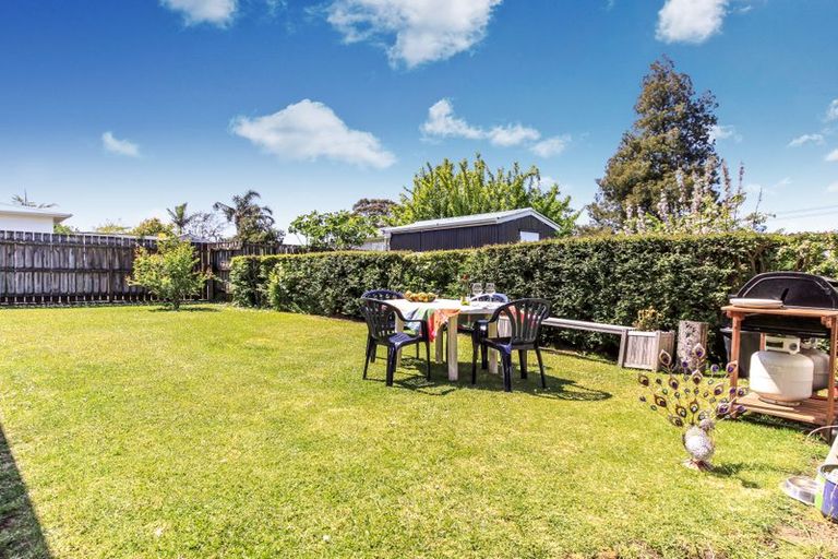 Photo of property in 63a Hutchinson Avenue, New Lynn, Auckland, 0600