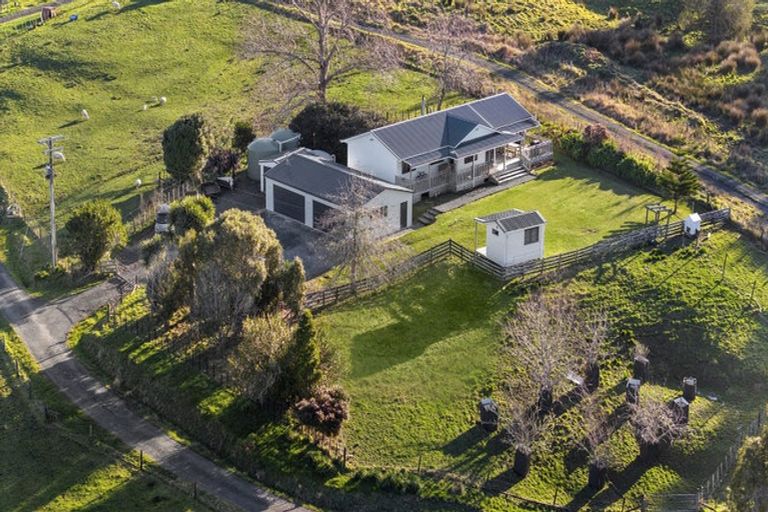 Photo of property in 690 Haruru Road, Kaukapakapa, 0873
