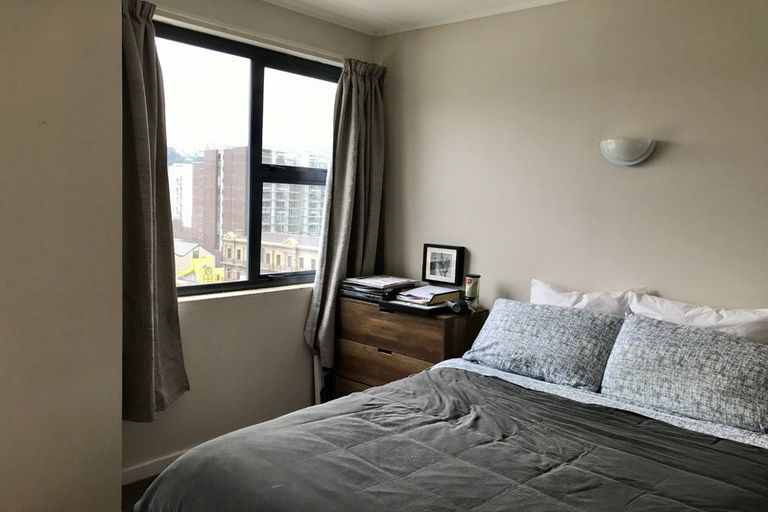 Photo of property in 17 Kent Terrace - Kent Apartments, 6d/16 Kent Terrace, Mount Victoria, Wellington, 6011