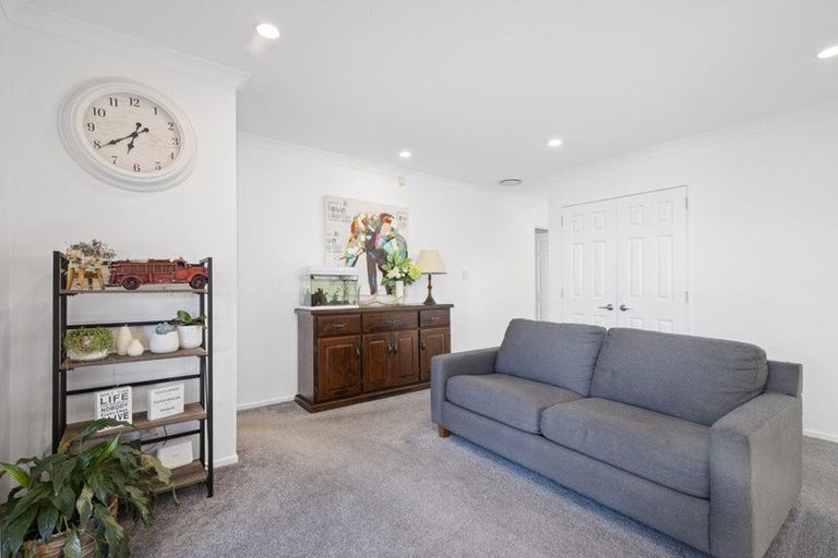 Photo of property in 16 Thomas Moore Place, Pukekohe, 2120