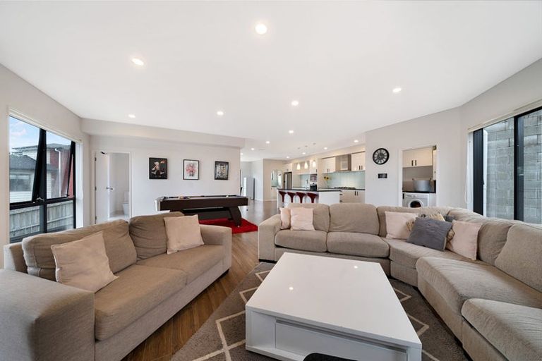 Photo of property in 55 Platinum Rise, Ranui, Auckland, 0612