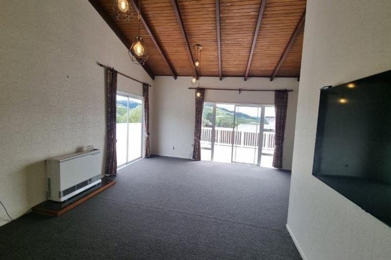 Photo of property in 31 Cranwell Street, Churton Park, Wellington, 6037