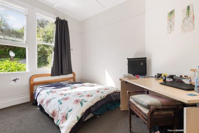 Photo of property in 113 Northland Road, Northland, Wellington, 6012