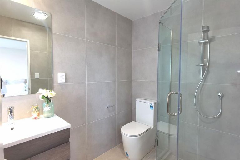 Photo of property in 2 Poruru Close, Papakura, 2110