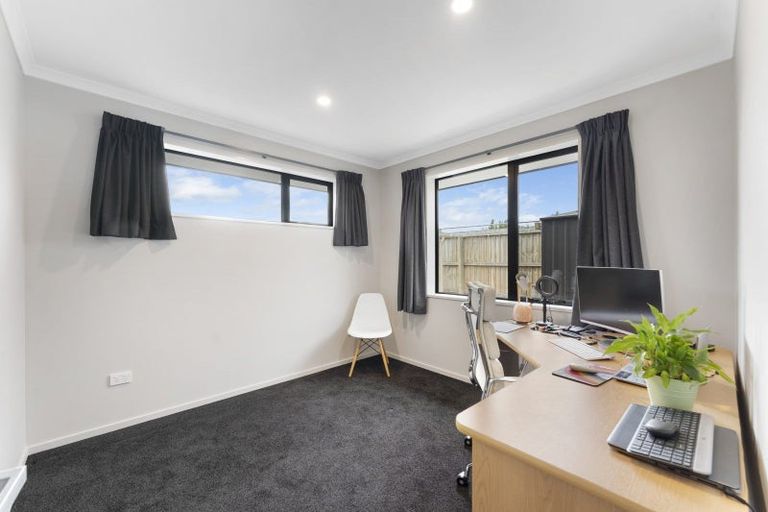 Photo of property in 20 Evelyn Crescent, Marshland, Christchurch, 8083