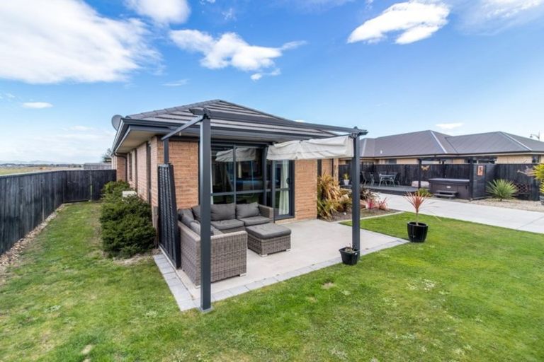 Photo of property in 8 Brockelbank Drive, Kaiapoi, 7630