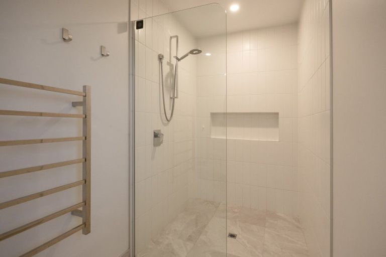 Photo of property in 2 Seddon Street, Takaro, Palmerston North, 4412