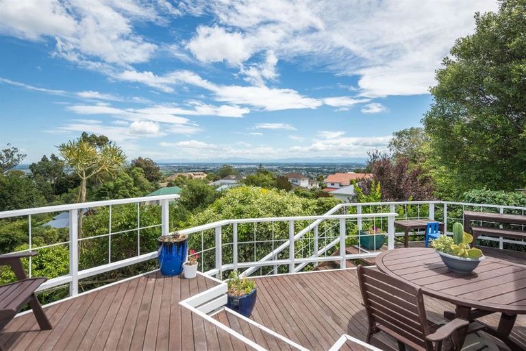 Photo of property in 108 Dyers Pass Road, Cashmere, Christchurch, 8022