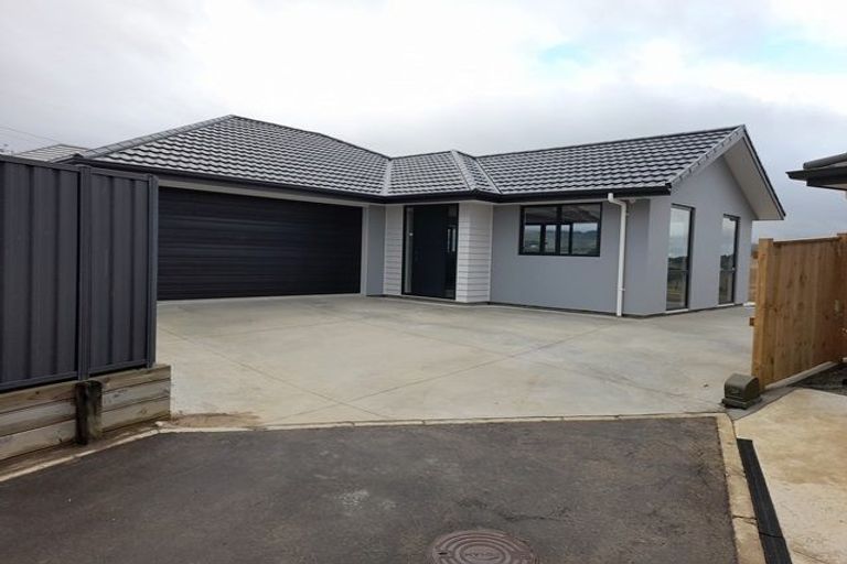 Photo of property in 10 Varsity Heights, Fitzherbert, Palmerston North, 4410