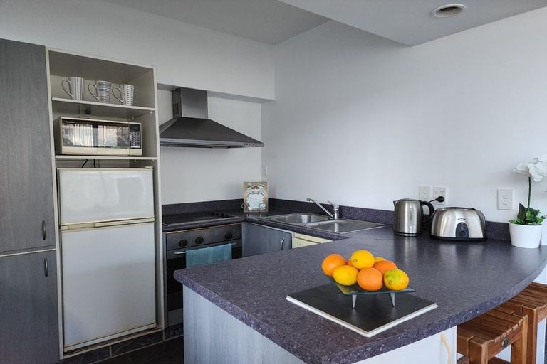 Photo of property in Terrace Tower Apartments, 6e/126 The Terrace, Wellington Central, Wellington, 6011