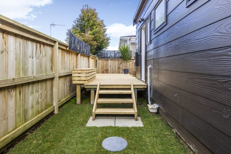 Photo of property in 2/24 Great South Road, Papakura, 2110