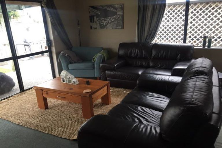 Photo of property in 1/12 Howard Road, Taradale, Napier, 4112