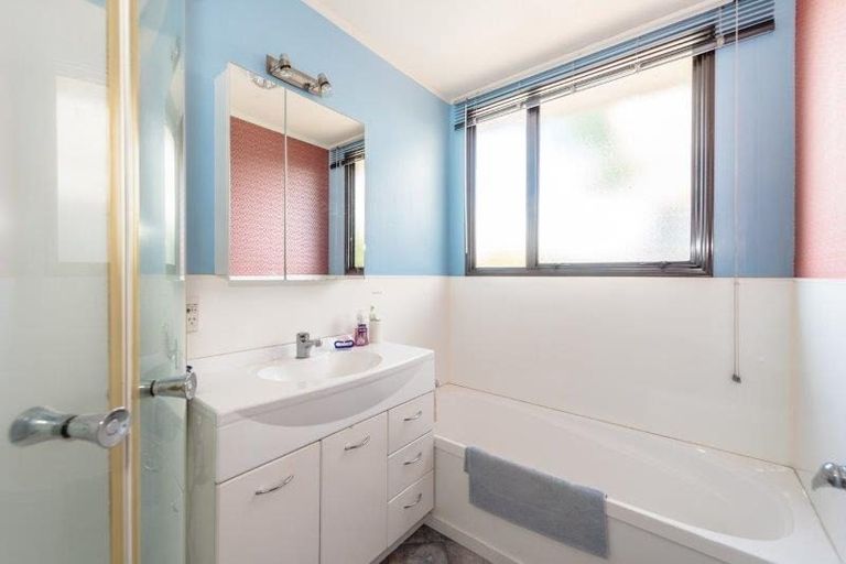 Photo of property in 16 Sequoia Place, Pukete, Hamilton, 3200