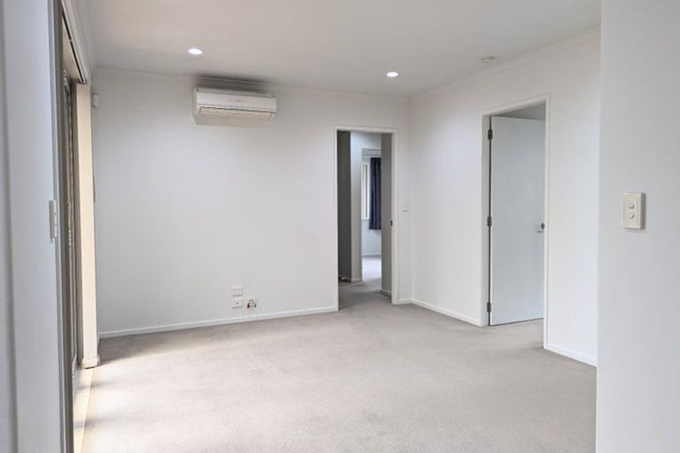 Photo of property in 18 Edgeview Crescent, Fitzroy, Hamilton, 3206