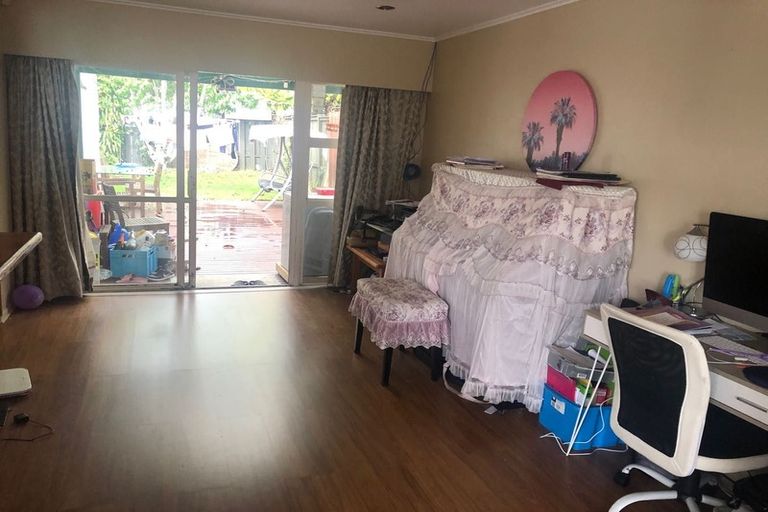 Photo of property in 1 Rosalind Road, Glenfield, Auckland, 0629