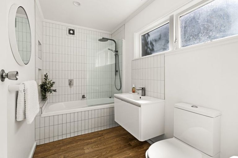 Photo of property in 3a Bay View Road, Bluff Hill, Napier, 4110