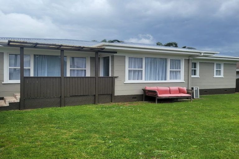 Photo of property in 1/47 Clevedon Road, Papakura, 2110